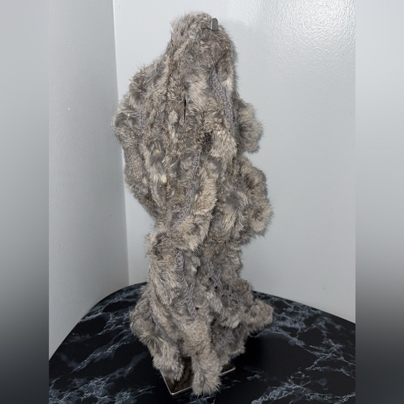 Marcus Adler 100% Rabbit Fur Ruffle Infinity Scarf Wrap Multi Gray AUTHENTIC NWT - Picture 3 of 7